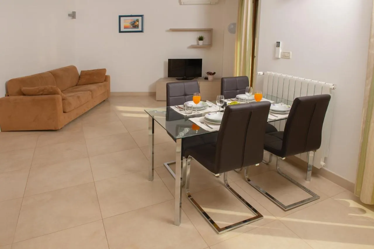 Apartments Oliva Premantura 0*,  Kroatien
